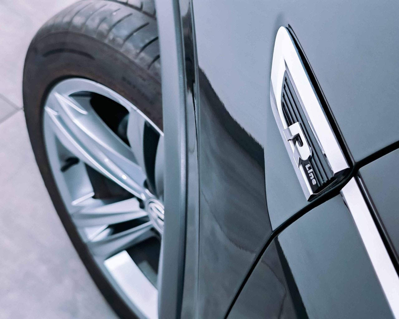 Volkswagen Tiguan 2.0 TDI R-Line DSG Sport BlueMotion 150CV - foto 3