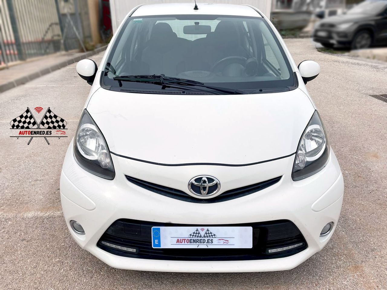 Vehiculo electrico 67cv  de segunda mano - toyota aygo 2012 /