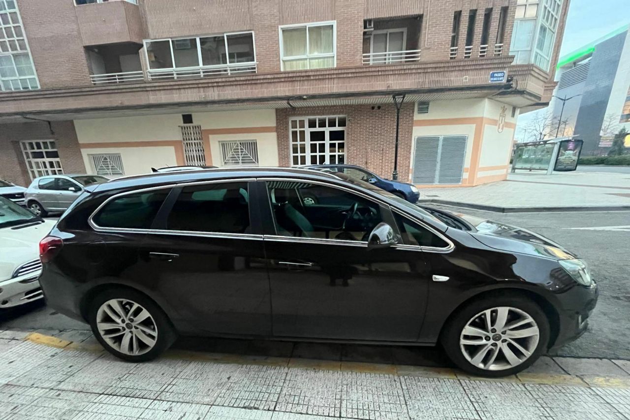 Foto opel astra 2015 /