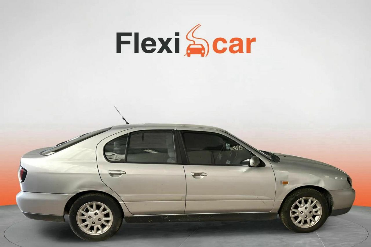 nissan primera 1999 / foto grande (2)