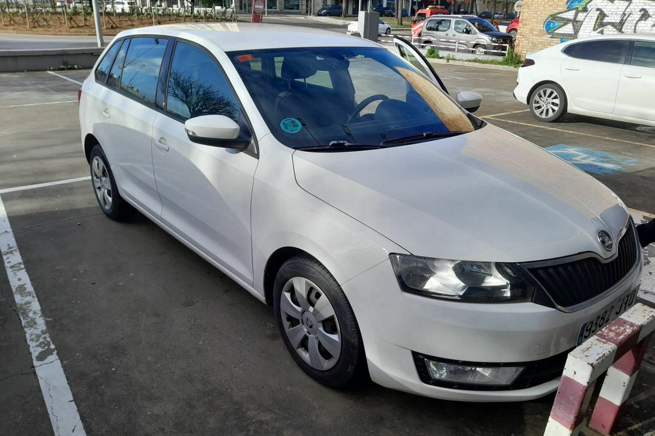 skoda rapid 2016 / foto grande (2)