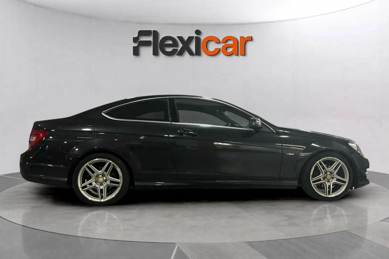 mercedes clase c 2012 / foto grande (2)
