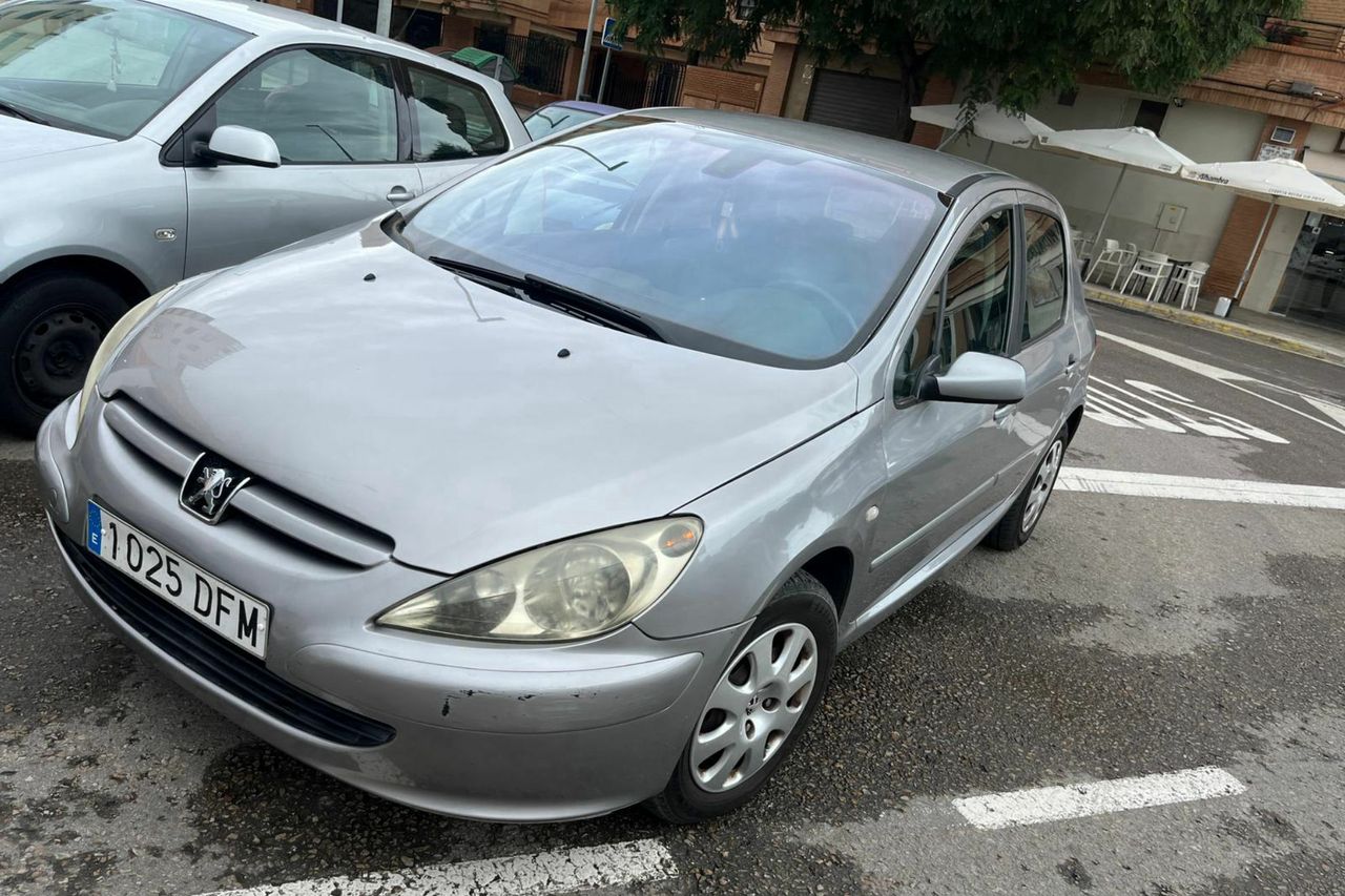 Porsche panamera levas en el volante  de segunda mano - peugeot 307 2005 /