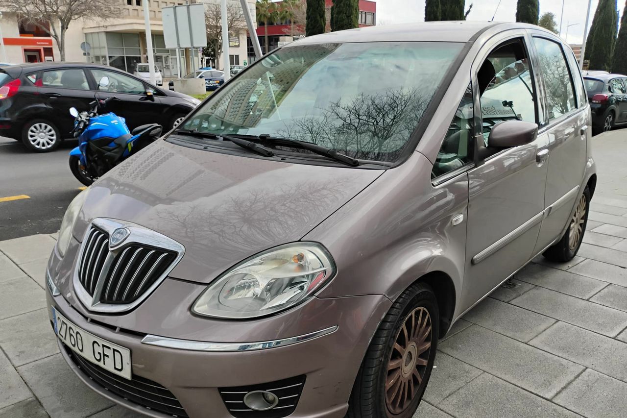 Foto lancia musa 2008 /