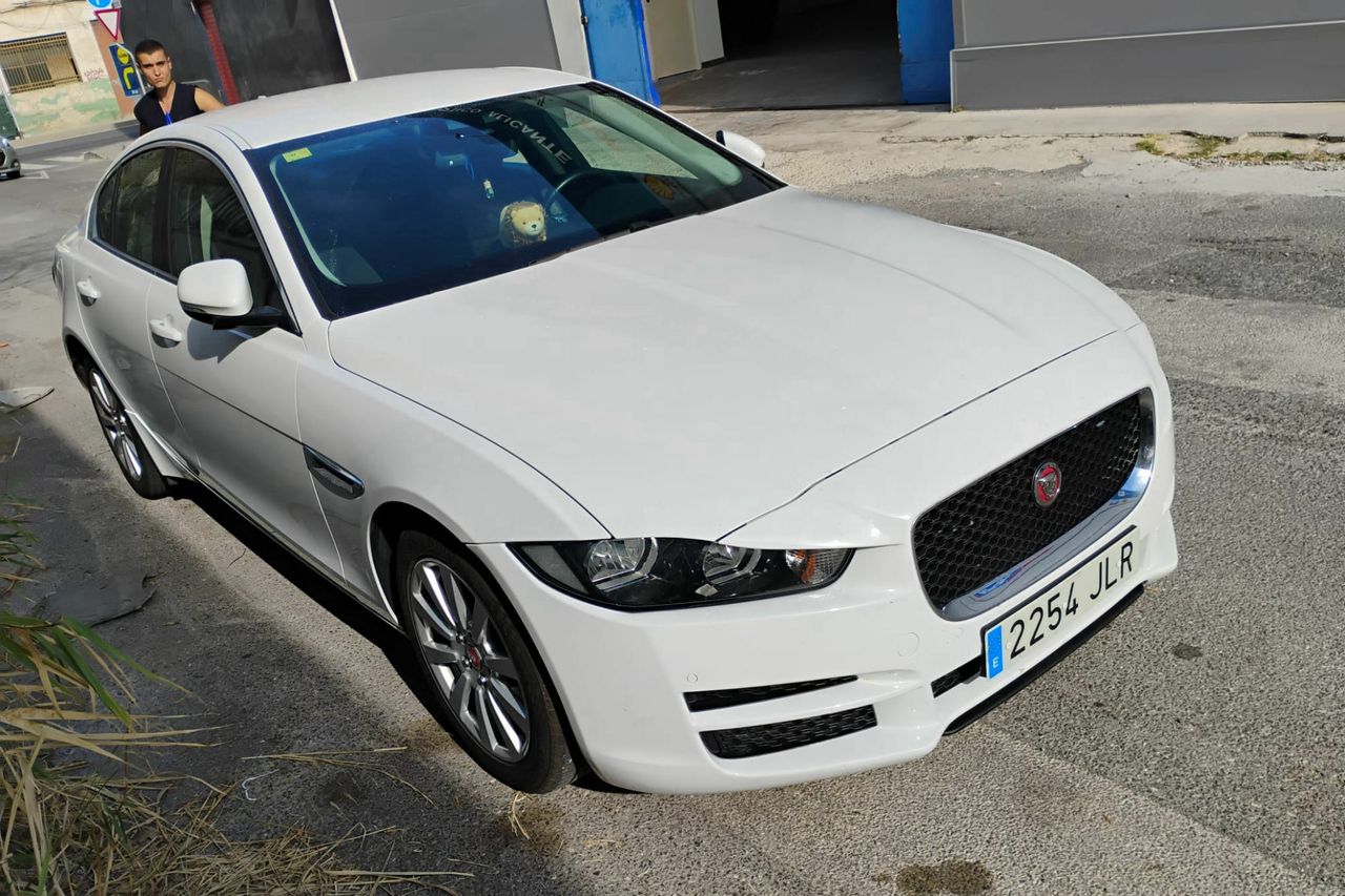 jaguar xe 2016 /