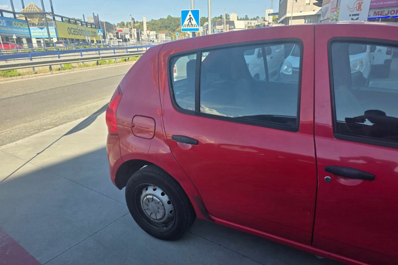 dacia sandero 2009 / foto grande (3)