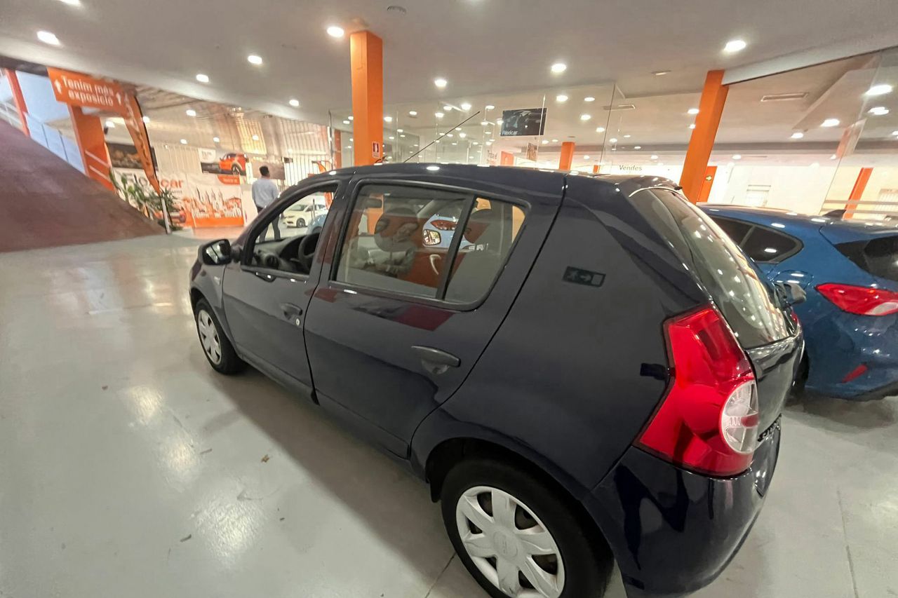 dacia sandero 2010 / foto grande (2)