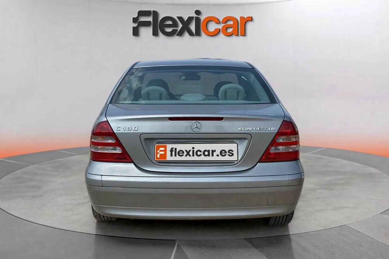 mercedes clase c 2003 / foto grande (3)