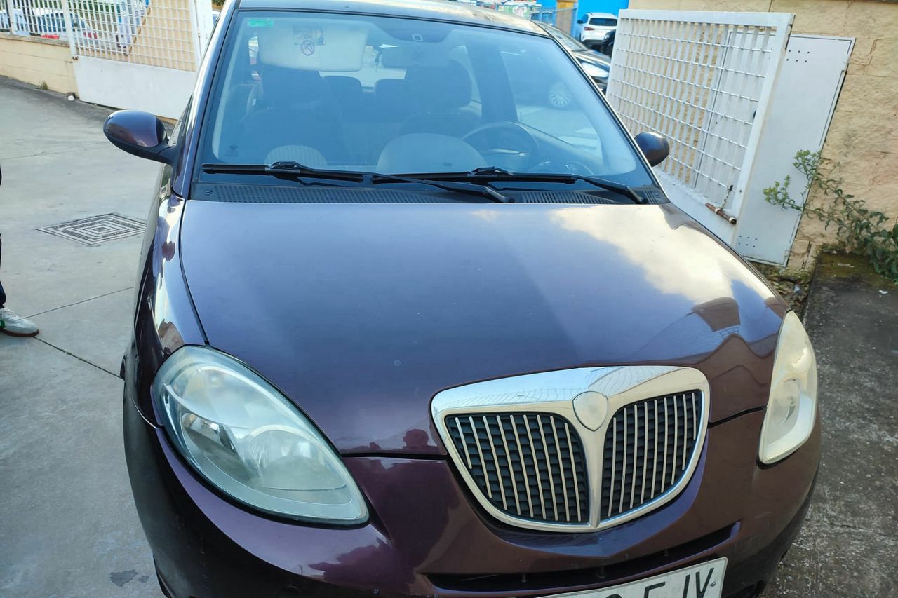 lancia ypsilon 2006 /