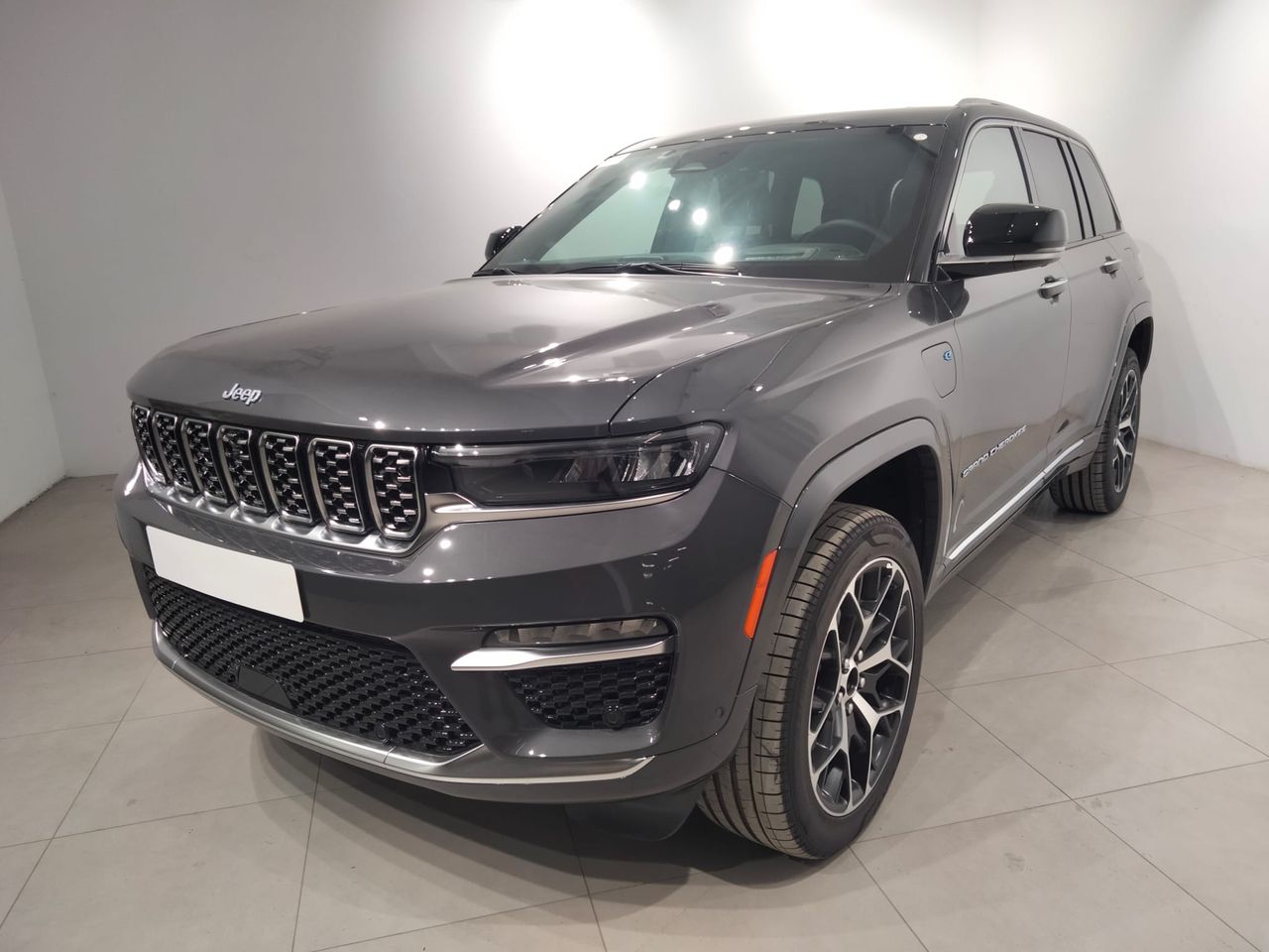 Compraventa  de segunda mano - jeep grand cherokee 2024 /