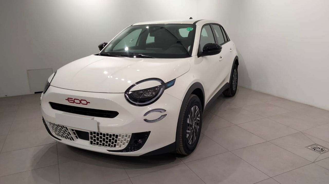 Compraventa  de segunda mano - fiat 600 2024 /