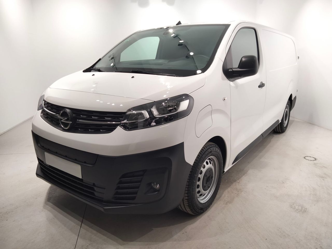 Opel mokkae 2024  de segunda mano - opel vivaro 2024 /