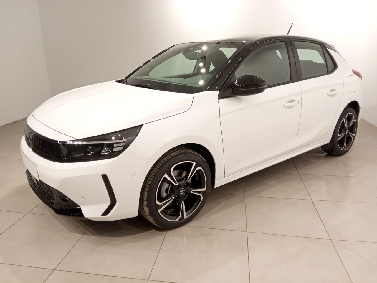 Compraventa  de segunda mano - opel corsa 2023 /