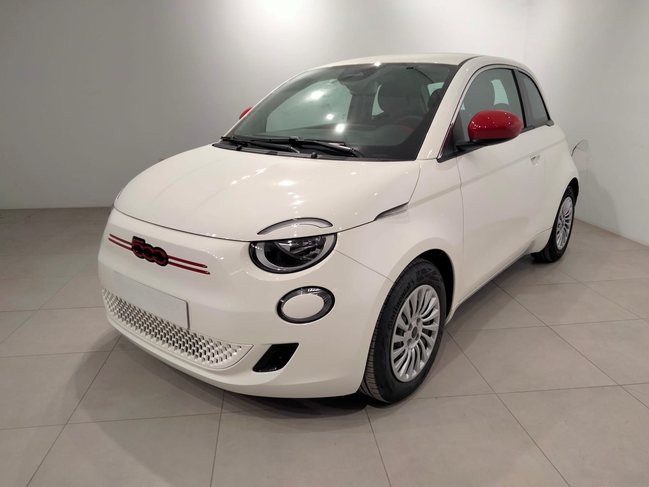 Compraventa  de segunda mano - fiat 500 2023 /