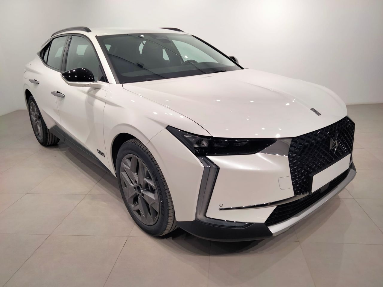 ds automobiles ds 4 2024 / foto grande (3)
