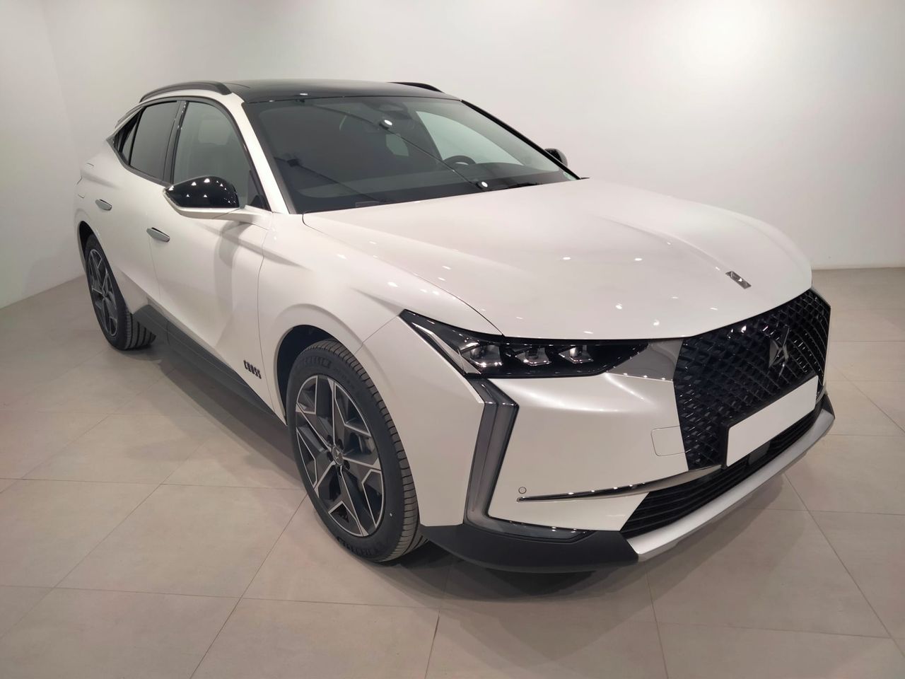 ds automobiles ds 4 2024 / foto grande (3)