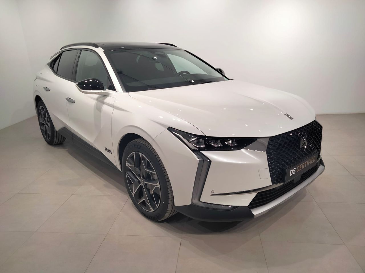 ds automobiles ds 4 2024 / foto grande (3)