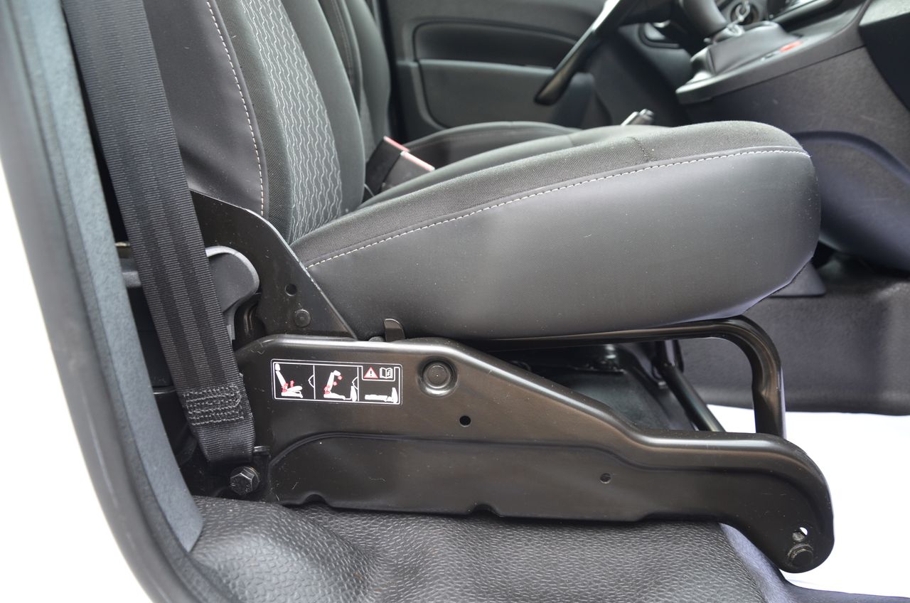 Renault Kangoo II FURGÓN PROFESIONAL 1.5 DCI 90CV E6 ESTANTERÍAS Y CAJONES HECHA TALLER / PUERTA LATERAL - Foto 33