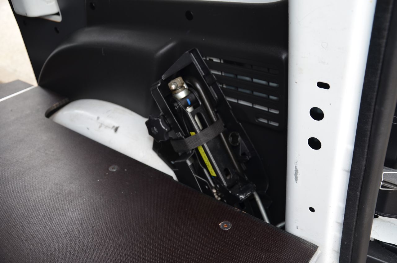 Renault Kangoo II FURGÓN PROFESIONAL 1.5 DCI 90CV E6 ESTANTERÍAS Y CAJONES HECHA TALLER / PUERTA LATERAL - Foto 18