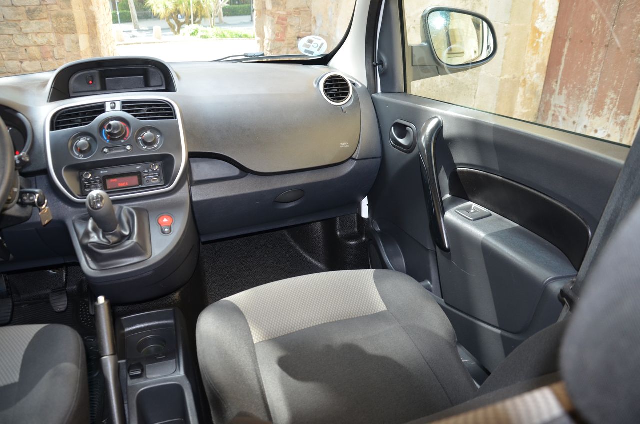 Renault Kangoo COMBI PROFESIONAL 1.5DCI 75CV E6 / DOBLE PUERTA LATERAL / START STOP..  - Foto 37