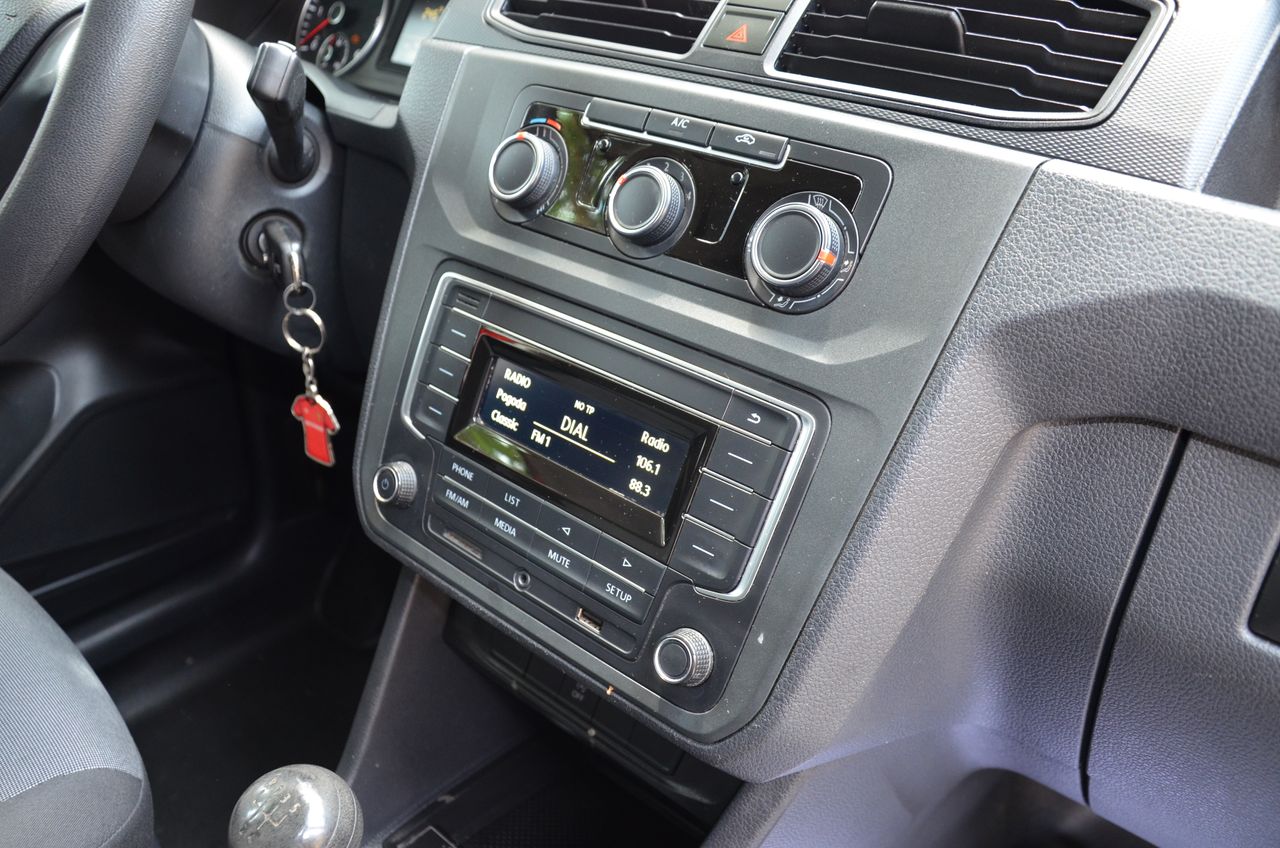 Volkswagen Caddy PROFESIONAL FURGÓN BMT 2.0 TDI 75CV../ PACK CONFORT../  - Foto 20