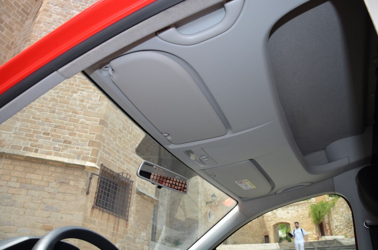 Volkswagen Caddy PROFESIONAL FURGÓN BMT 2.0 TDI 75CV../ PACK CONFORT../  - Foto 5