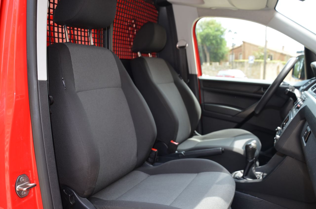 Volkswagen Caddy PROFESIONAL FURGÓN BMT 2.0 TDI 75CV../ PACK CONFORT../  - Foto 18