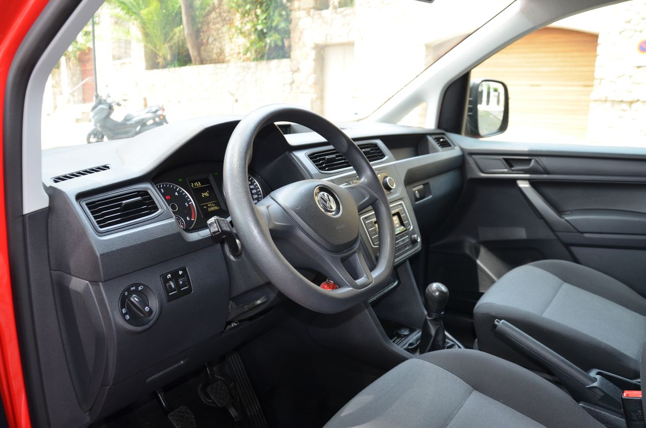 Volkswagen Caddy PROFESIONAL FURGÓN BMT 2.0 TDI 75CV../ PACK CONFORT../  - Foto 15
