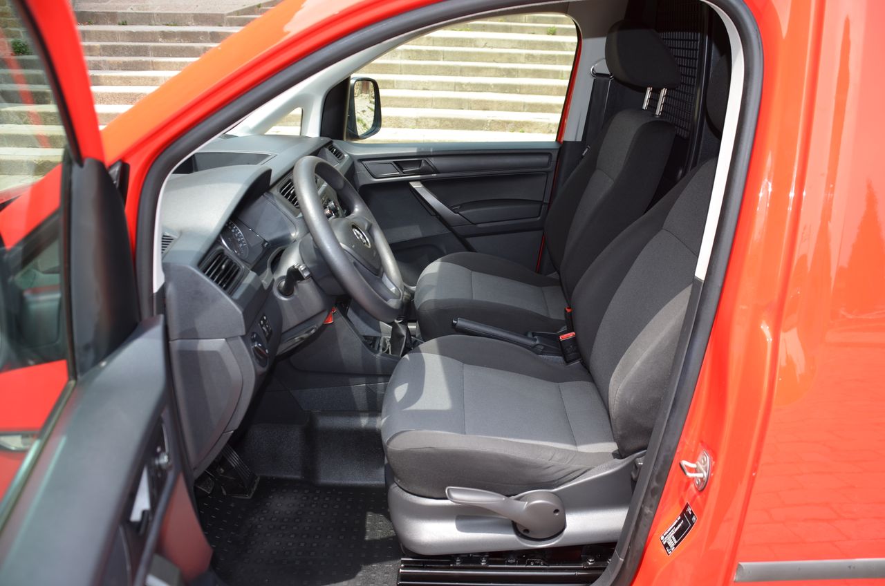 Volkswagen Caddy PROFESIONAL FURGÓN BMT 2.0 TDI 75CV../ PACK CONFORT../  - Foto 7