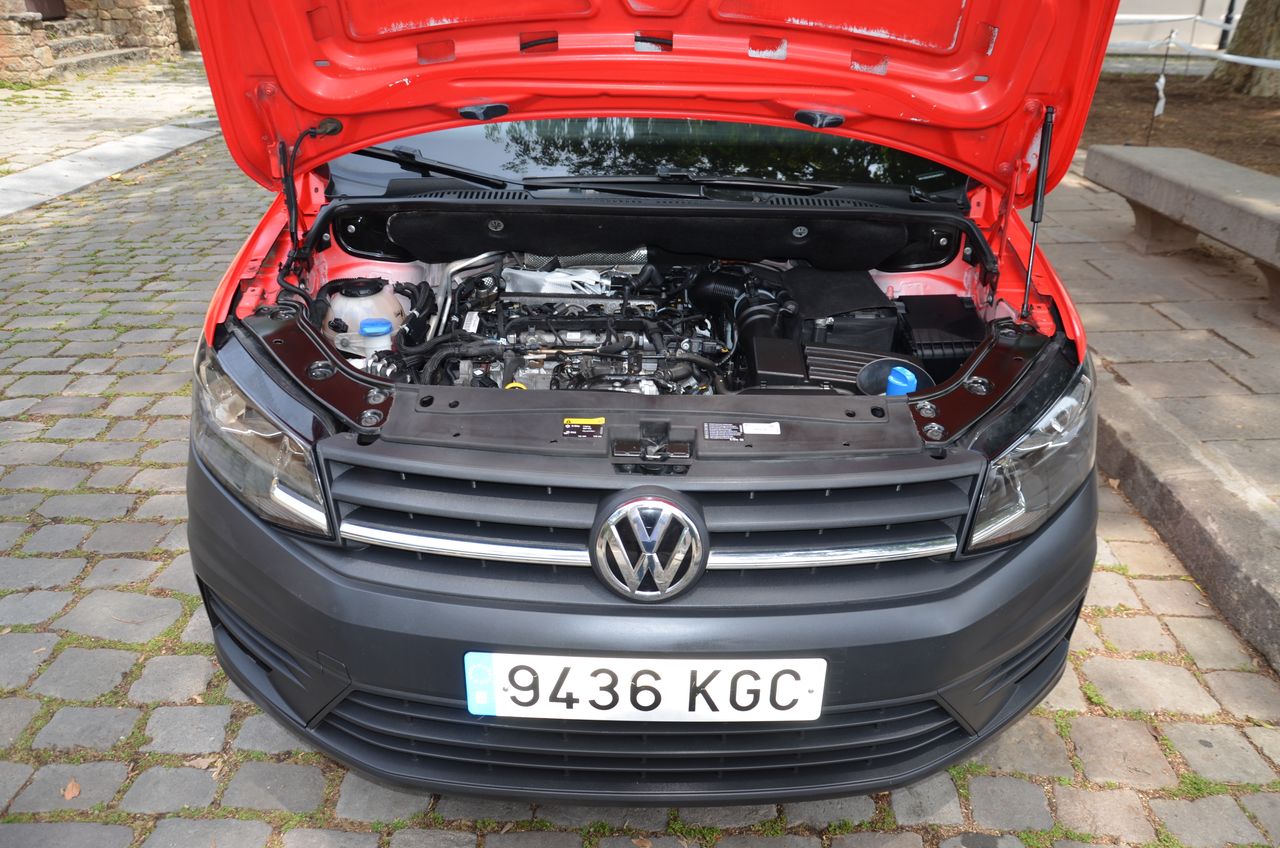 Volkswagen Caddy PROFESIONAL FURGÓN BMT 2.0 TDI 75CV../ PACK CONFORT../  - Foto 29
