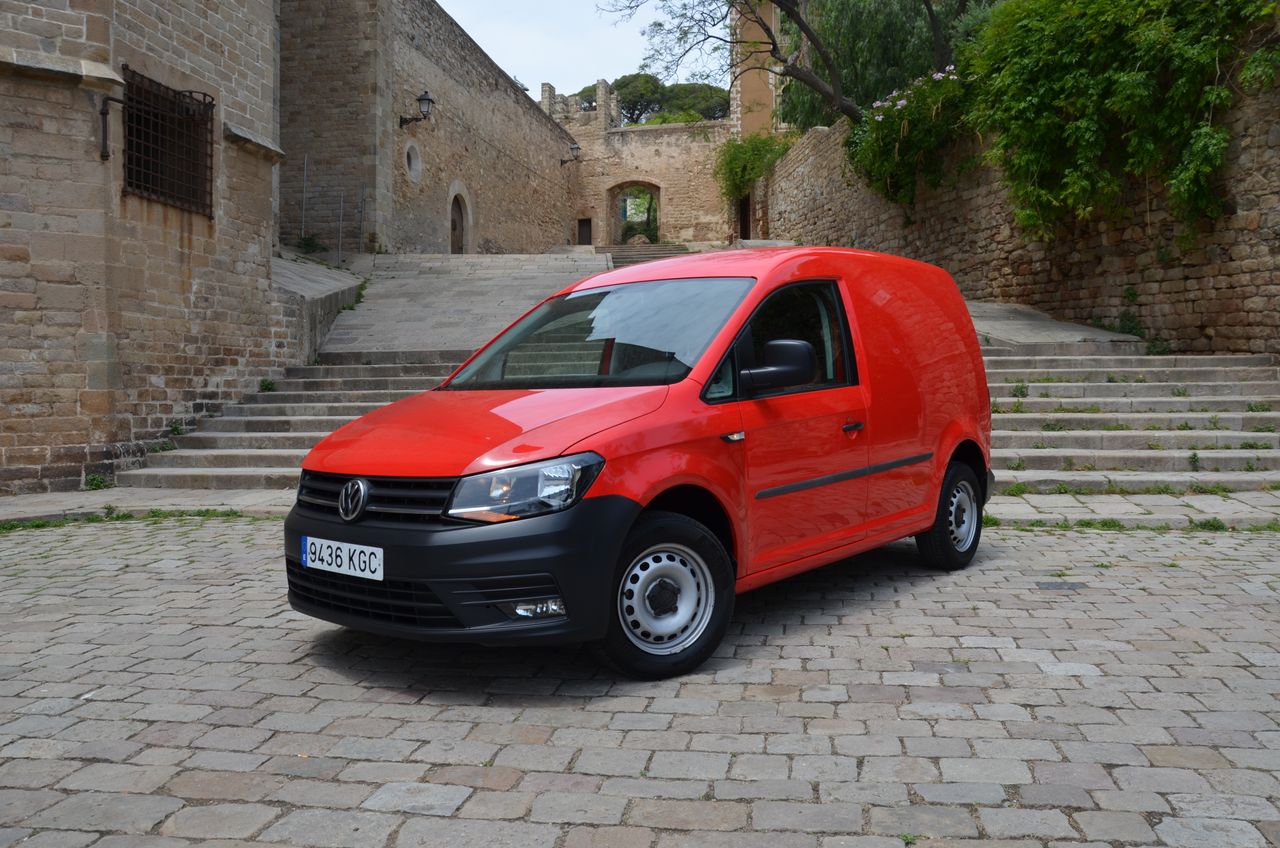 Volkswagen Caddy PROFESIONAL FURGÓN BMT 2.0 TDI 75CV../ PACK CONFORT../  - Foto 25