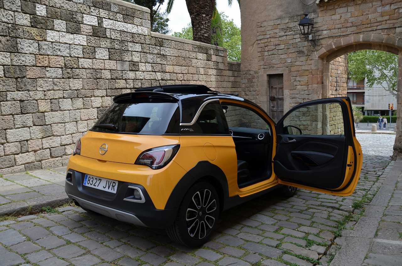 Opel Adam 1.0 XFT ROCKS 3 PUERTAS ../ EDICIÓN LIMITADA../ SÓLO 25.000 KM../ TECHO DESCAPOTABLE - Foto 36