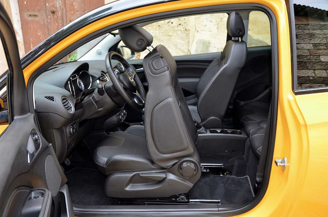 Opel Adam 1.0 XFT ROCKS 3 PUERTAS ../ EDICIÓN LIMITADA../ SÓLO 25.000 KM../ TECHO DESCAPOTABLE - Foto 16