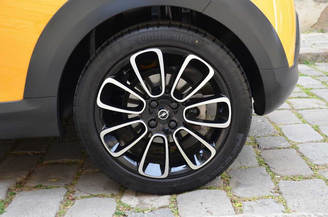 Opel Adam 1.0 XFT ROCKS 3 PUERTAS ../ EDICIÓN LIMITADA../ SÓLO 25.000 KM../ TECHO DESCAPOTABLE - Foto 48