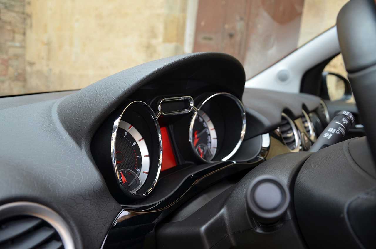 Opel Adam 1.0 XFT ROCKS 3 PUERTAS ../ EDICIÓN LIMITADA../ SÓLO 25.000 KM../ TECHO DESCAPOTABLE - Foto 8