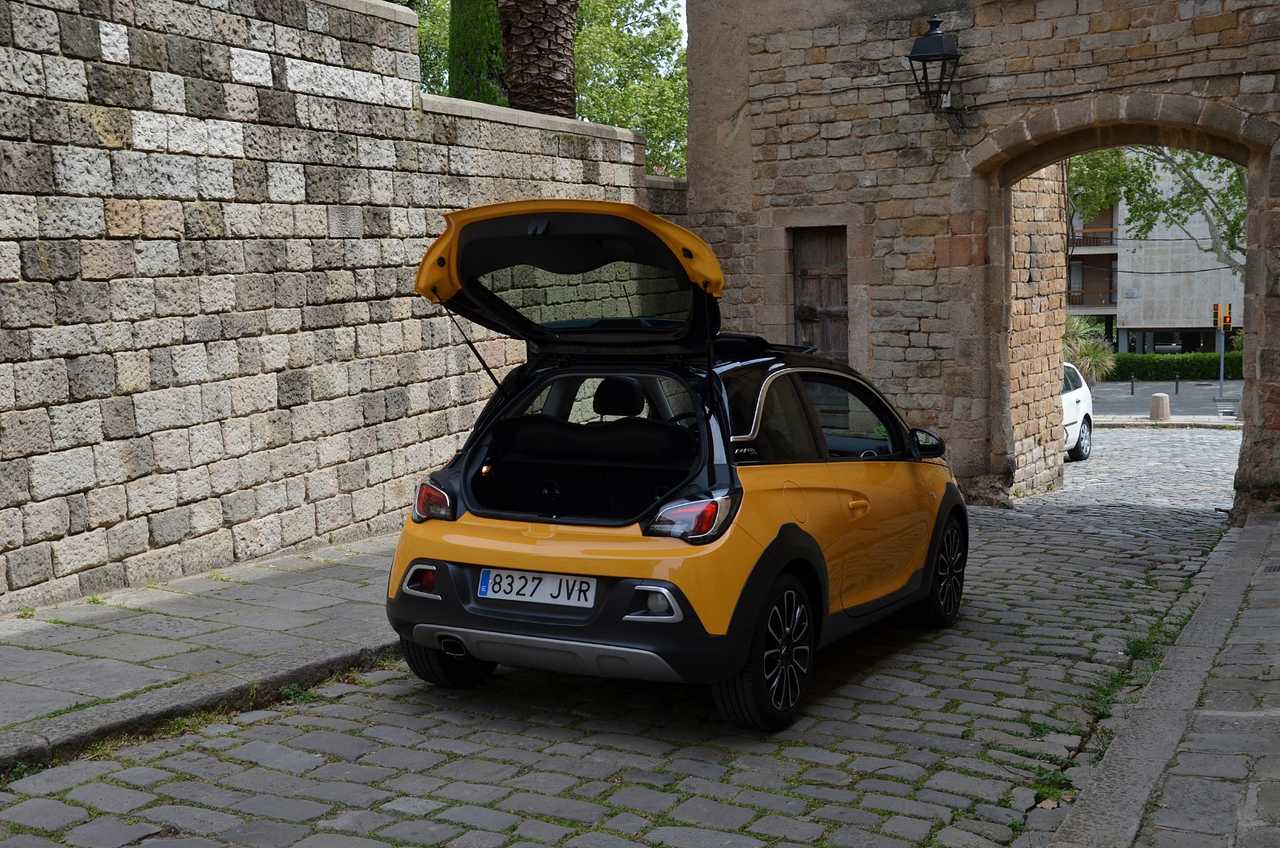 Opel Adam 1.0 XFT ROCKS 3 PUERTAS ../ EDICIÓN LIMITADA../ SÓLO 25.000 KM../ TECHO DESCAPOTABLE - Foto 27