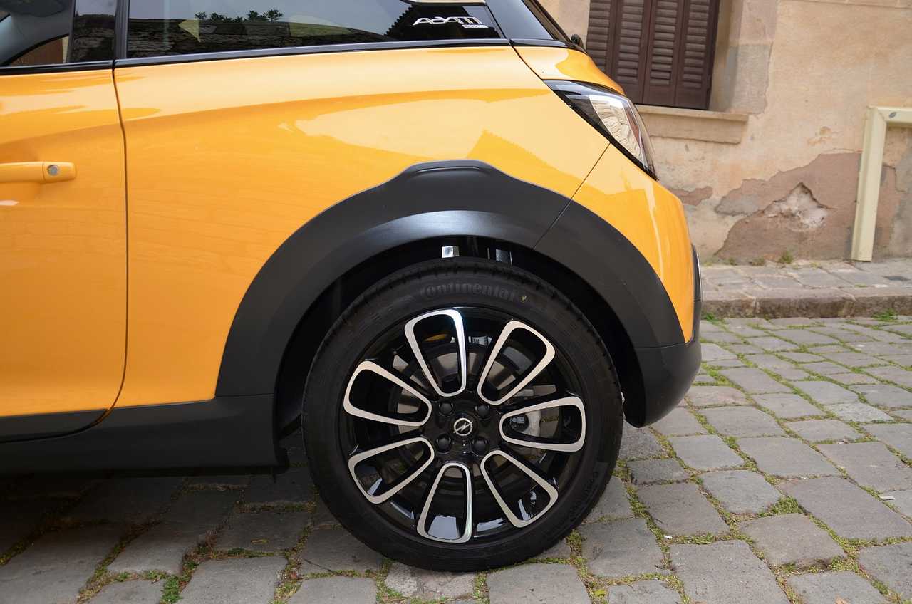 Opel Adam 1.0 XFT ROCKS 3 PUERTAS ../ EDICIÓN LIMITADA../ SÓLO 25.000 KM../ TECHO DESCAPOTABLE - Foto 47