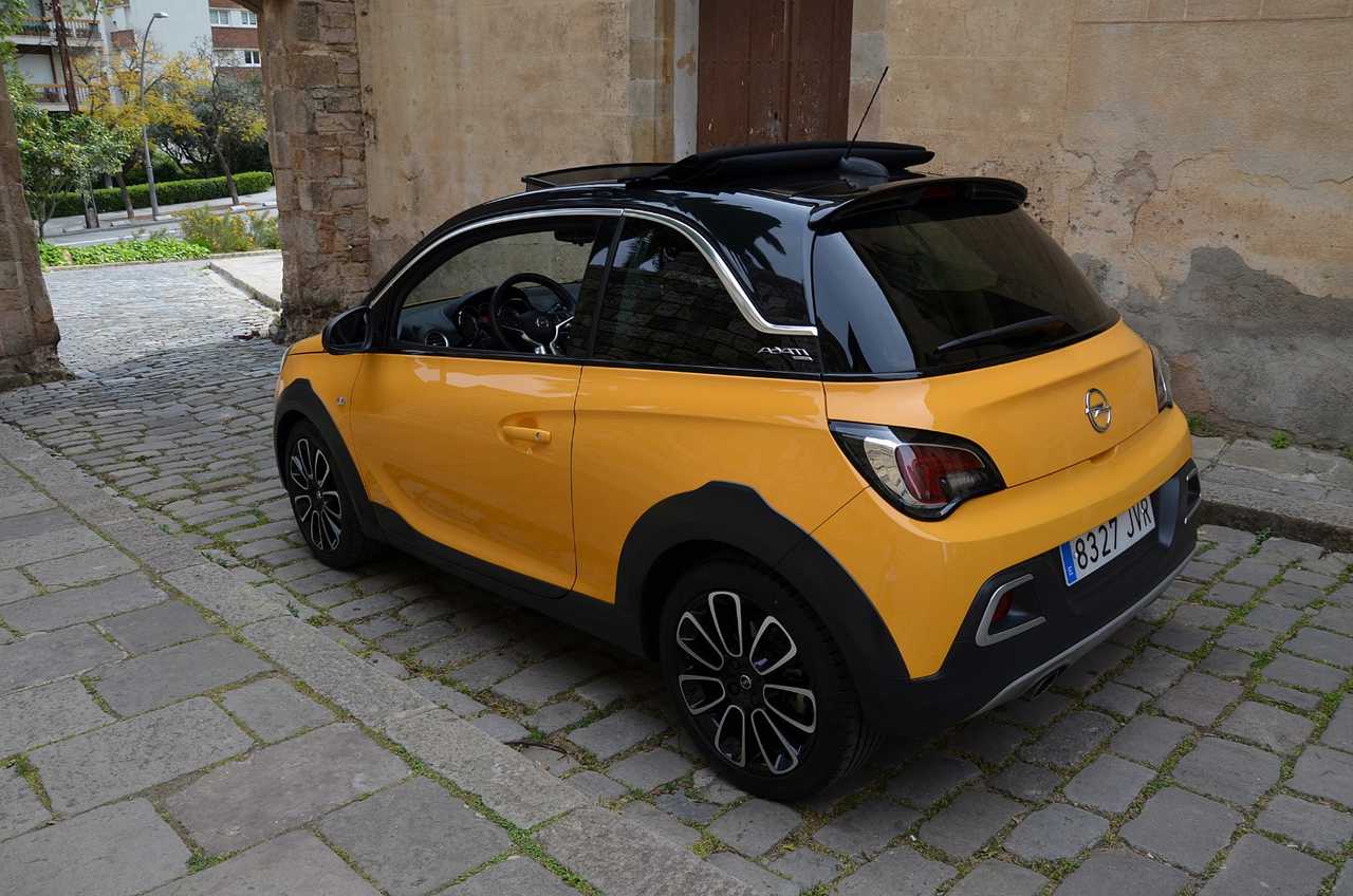 Opel Adam 1.0 XFT ROCKS 3 PUERTAS ../ EDICIÓN LIMITADA../ SÓLO 25.000 KM../ TECHO DESCAPOTABLE - Foto 45