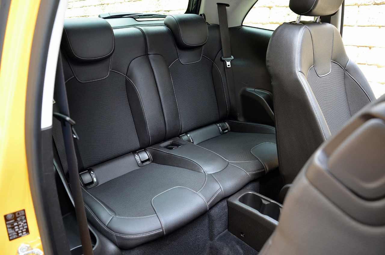 Opel Adam 1.0 XFT ROCKS 3 PUERTAS ../ EDICIÓN LIMITADA../ SÓLO 25.000 KM../ TECHO DESCAPOTABLE - Foto 35