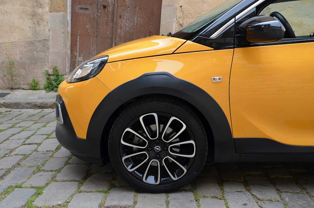 Opel Adam 1.0 XFT ROCKS 3 PUERTAS ../ EDICIÓN LIMITADA../ SÓLO 25.000 KM../ TECHO DESCAPOTABLE - Foto 20