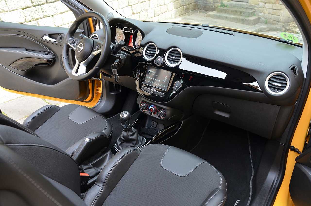 Opel Adam 1.0 XFT ROCKS 3 PUERTAS ../ EDICIÓN LIMITADA../ SÓLO 25.000 KM../ TECHO DESCAPOTABLE - Foto 41