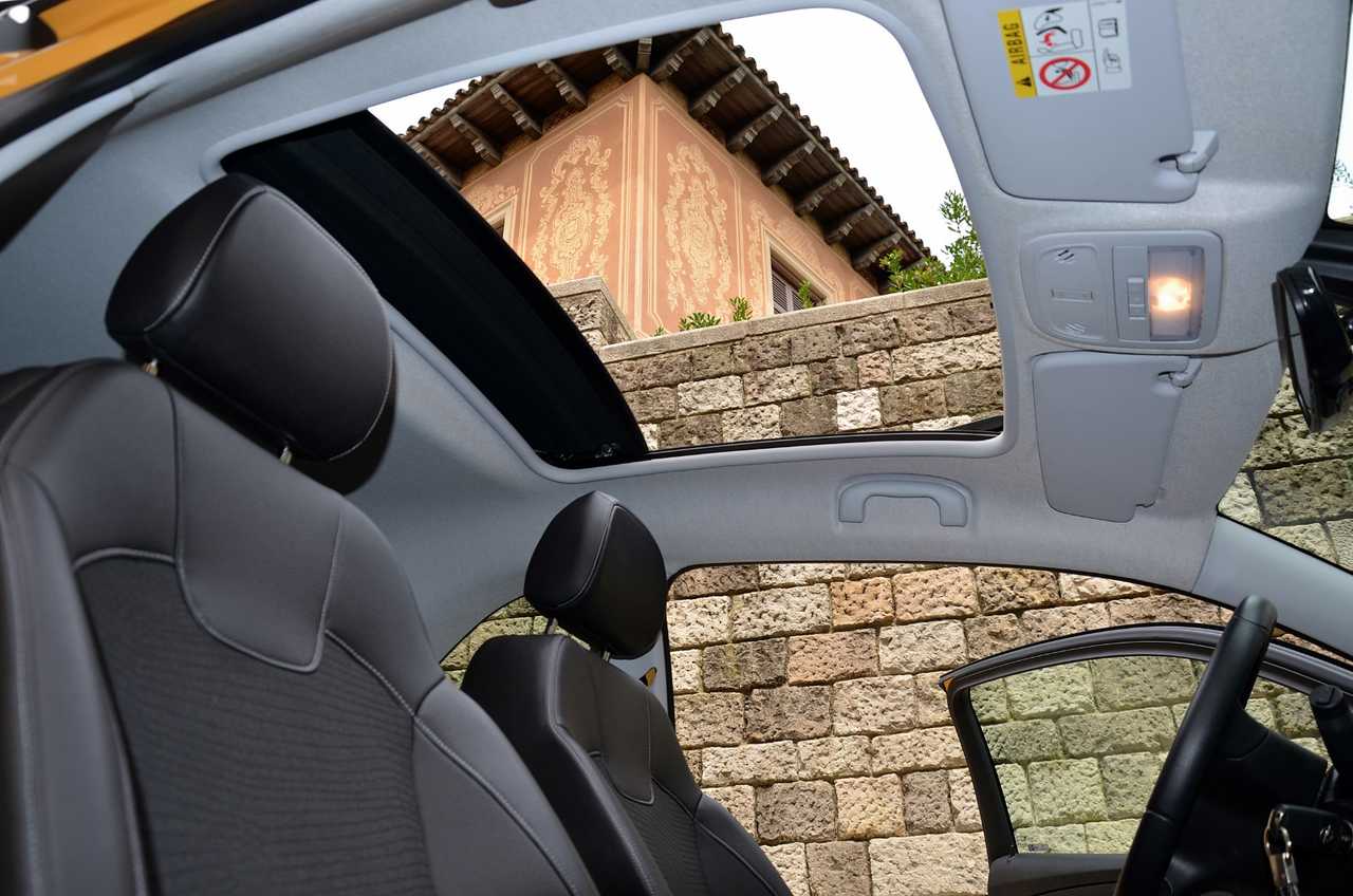 Opel Adam 1.0 XFT ROCKS 3 PUERTAS ../ EDICIÓN LIMITADA../ SÓLO 25.000 KM../ TECHO DESCAPOTABLE - Foto 30