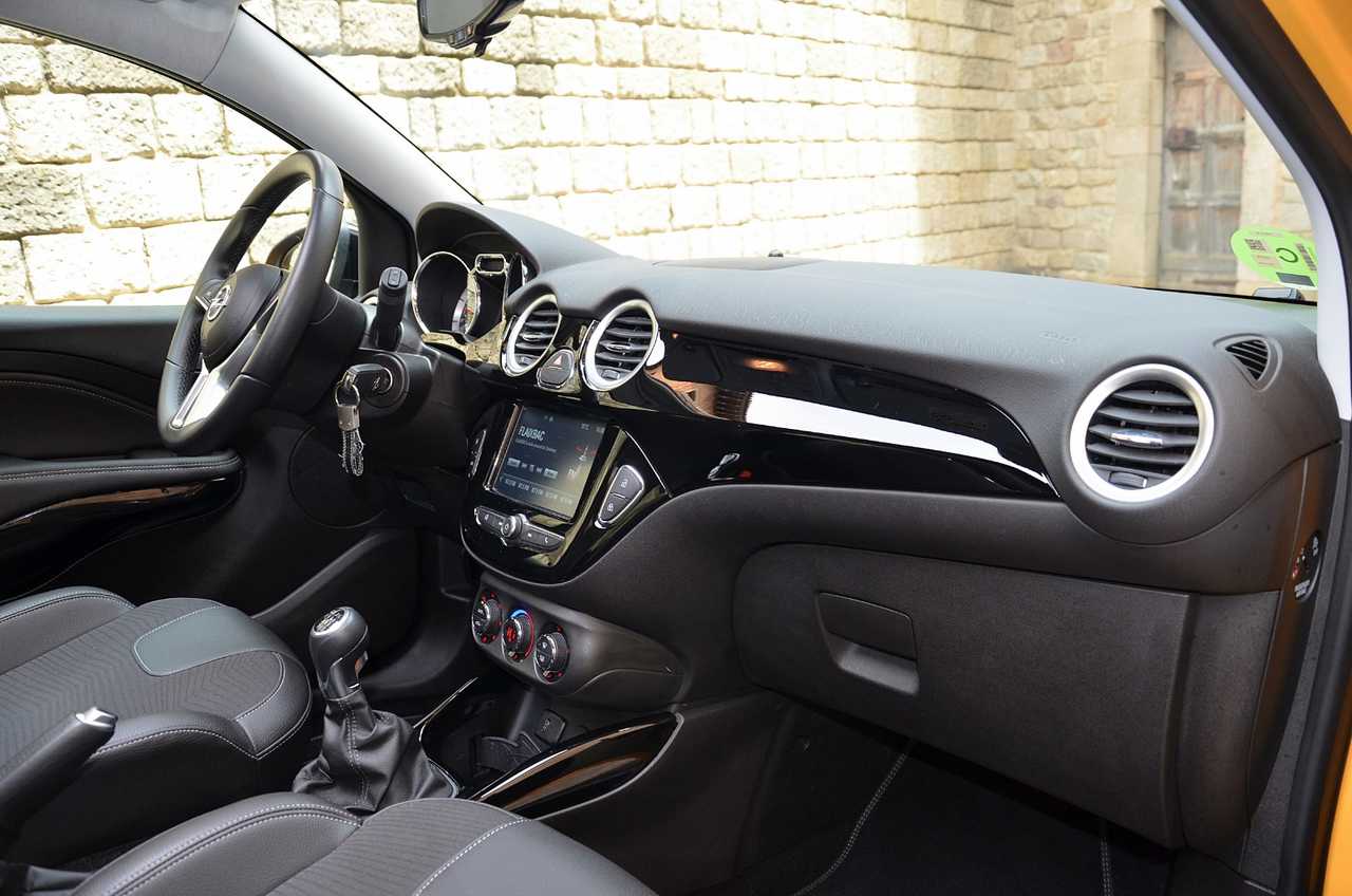 Opel Adam 1.0 XFT ROCKS 3 PUERTAS ../ EDICIÓN LIMITADA../ SÓLO 25.000 KM../ TECHO DESCAPOTABLE - Foto 51