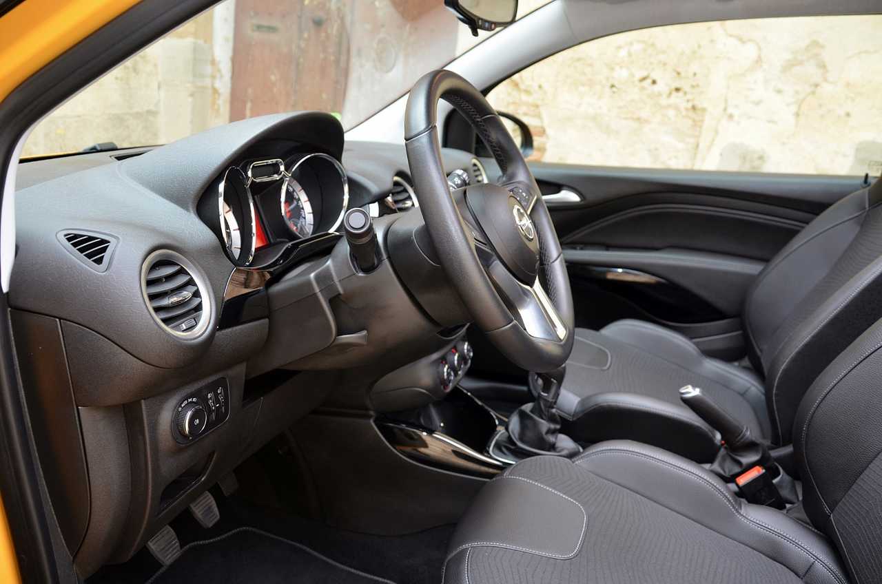 Opel Adam 1.0 XFT ROCKS 3 PUERTAS ../ EDICIÓN LIMITADA../ SÓLO 25.000 KM../ TECHO DESCAPOTABLE - Foto 43