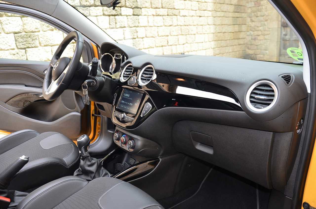 Opel Adam 1.0 XFT ROCKS 3 PUERTAS ../ EDICIÓN LIMITADA../ SÓLO 25.000 KM../ TECHO DESCAPOTABLE - Foto 39