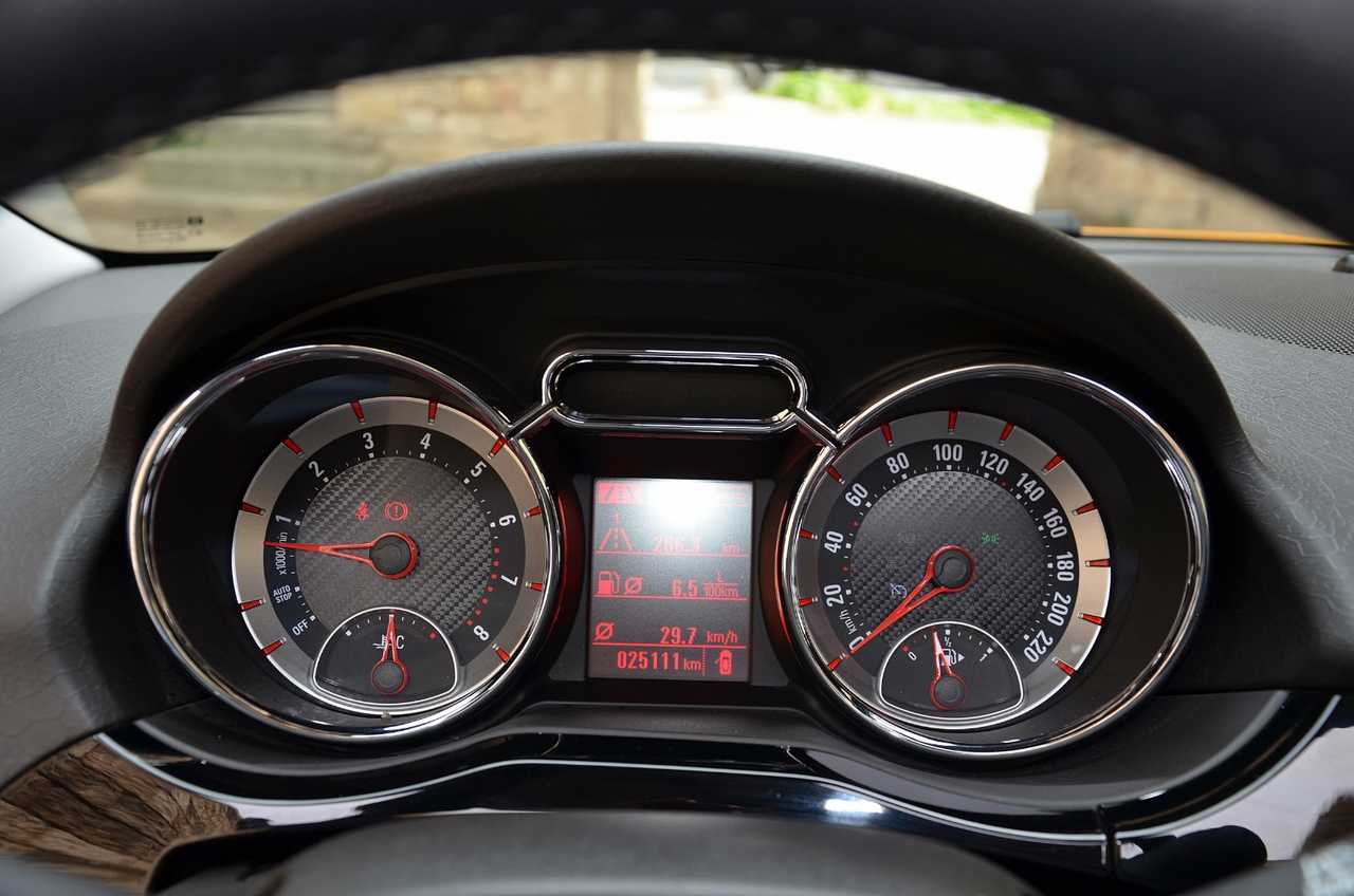 Opel Adam 1.0 XFT ROCKS 3 PUERTAS ../ EDICIÓN LIMITADA../ SÓLO 25.000 KM../ TECHO DESCAPOTABLE - Foto 32