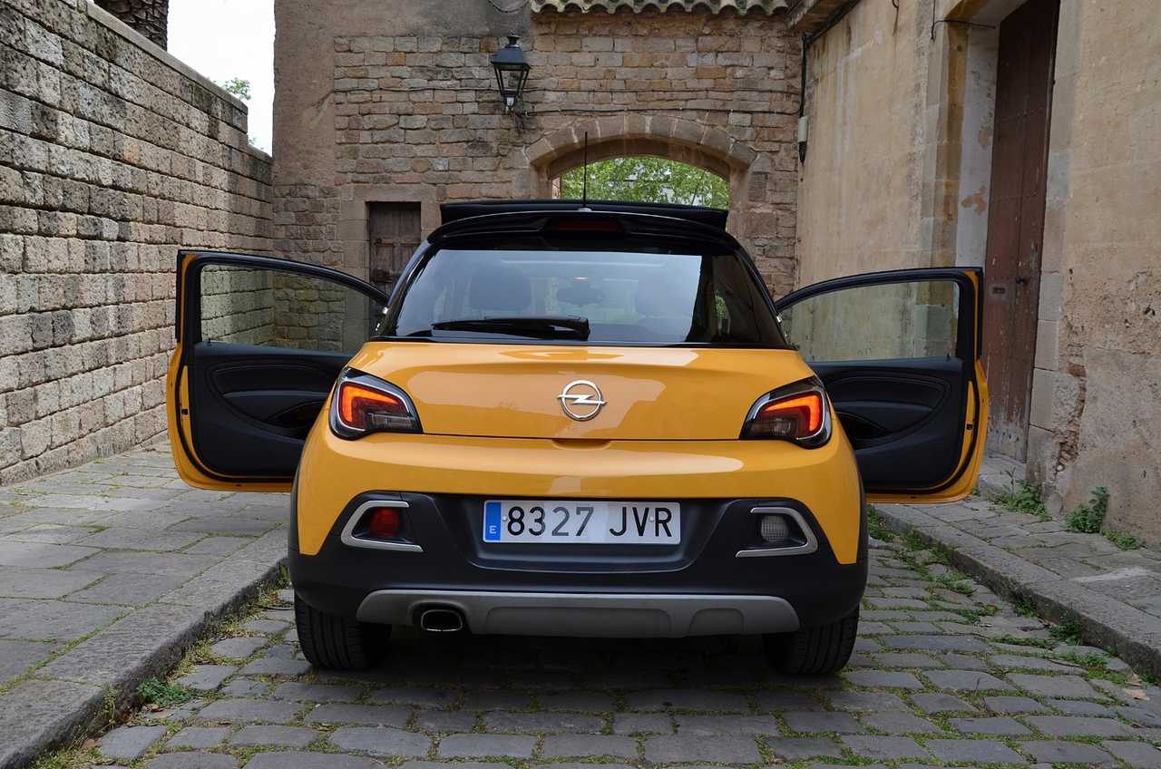 Opel Adam 1.0 XFT ROCKS 3 PUERTAS ../ EDICIÓN LIMITADA../ SÓLO 25.000 KM../ TECHO DESCAPOTABLE - Foto 23