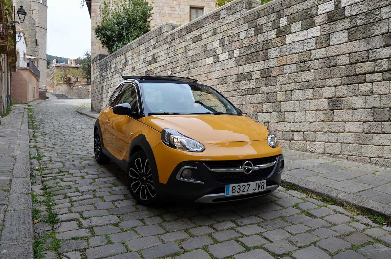 Opel Adam 1.0 XFT ROCKS 3 PUERTAS ../ EDICIÓN LIMITADA../ SÓLO 25.000 KM../ TECHO DESCAPOTABLE - Foto 50