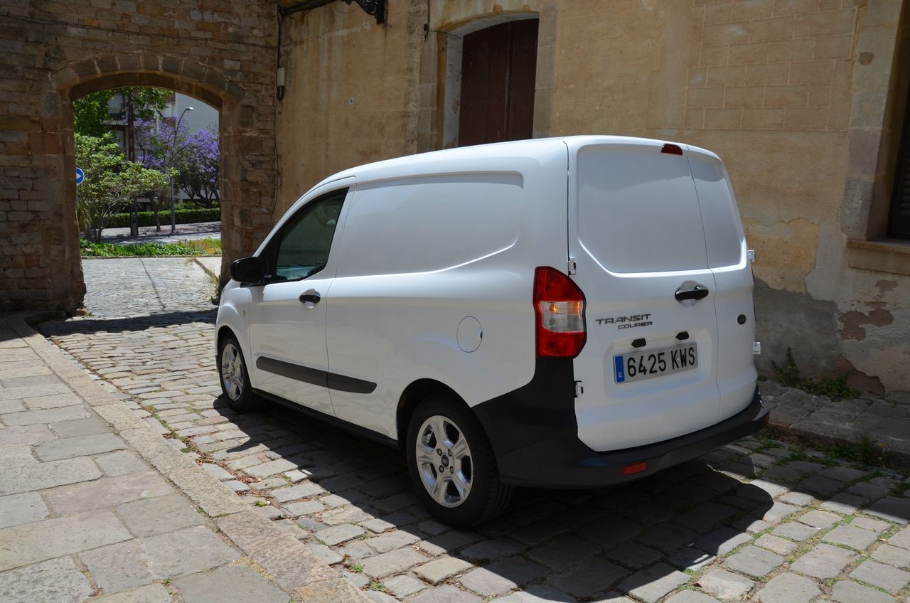 Ford Transit Courier 1.5TDCI TREND 75CV PUERTA LATERAL /  OFERTÓN..  - Foto 17