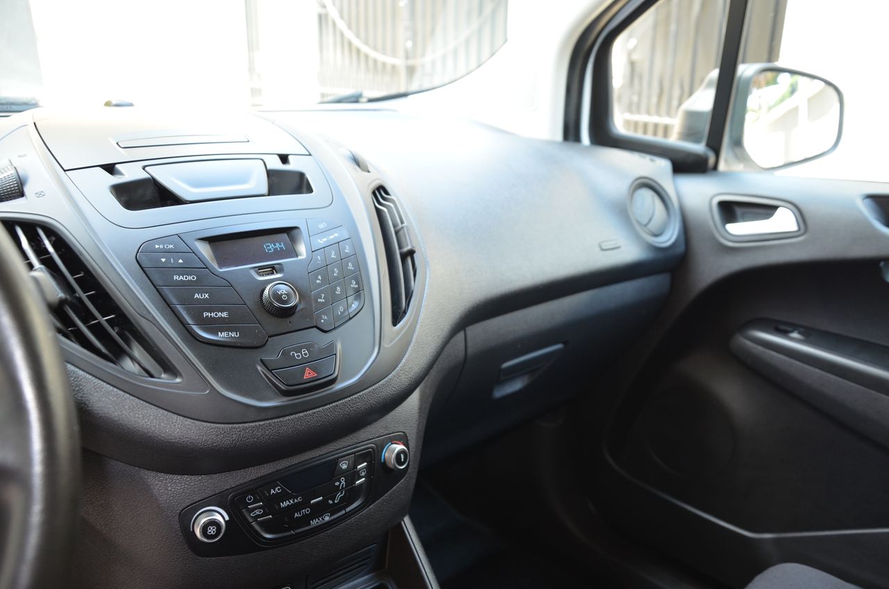 Ford Transit Courier 1.5TDCI TREND 75CV PUERTA LATERAL /  OFERTÓN..  - Foto 33